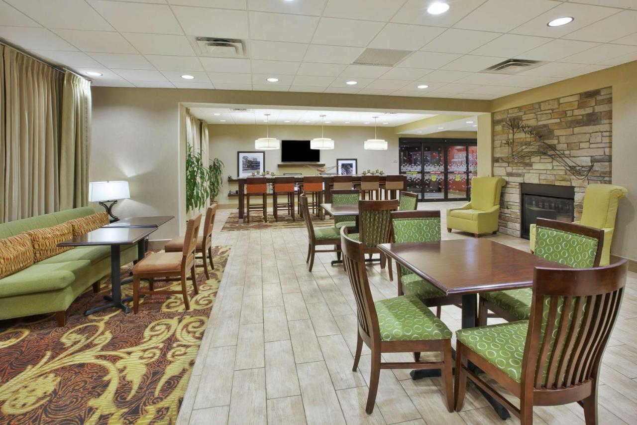 Hampton Inn Brockport Экстерьер фото